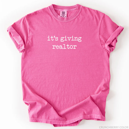 It's Giving Realtor T-Shirt